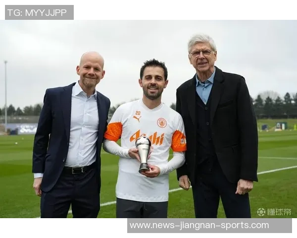 FIFA最佳阵容与FIFPRO最佳11人对比分析姆巴佩与帕乔的替换影响